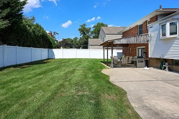1102 Lawrence Road Bellmore, NY 11710