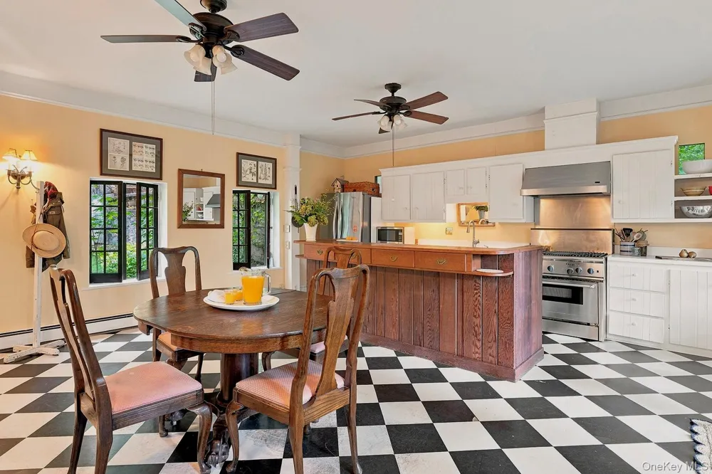 15-18 Normandy Grange Garrison, NY 10524