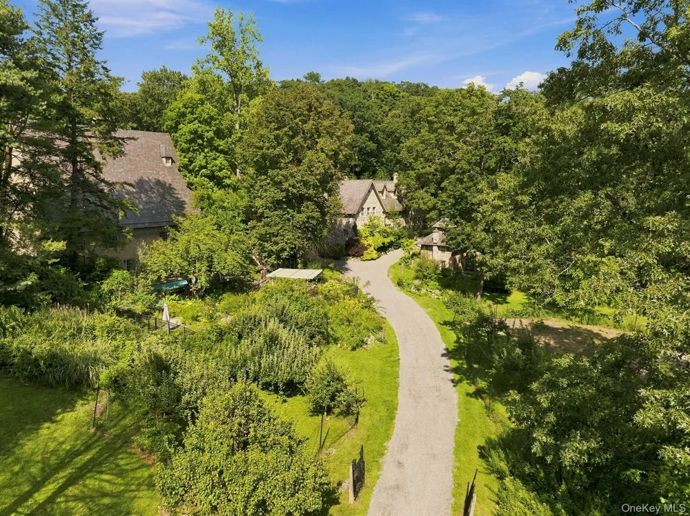 15-18 Normandy Grange Garrison, NY 10524