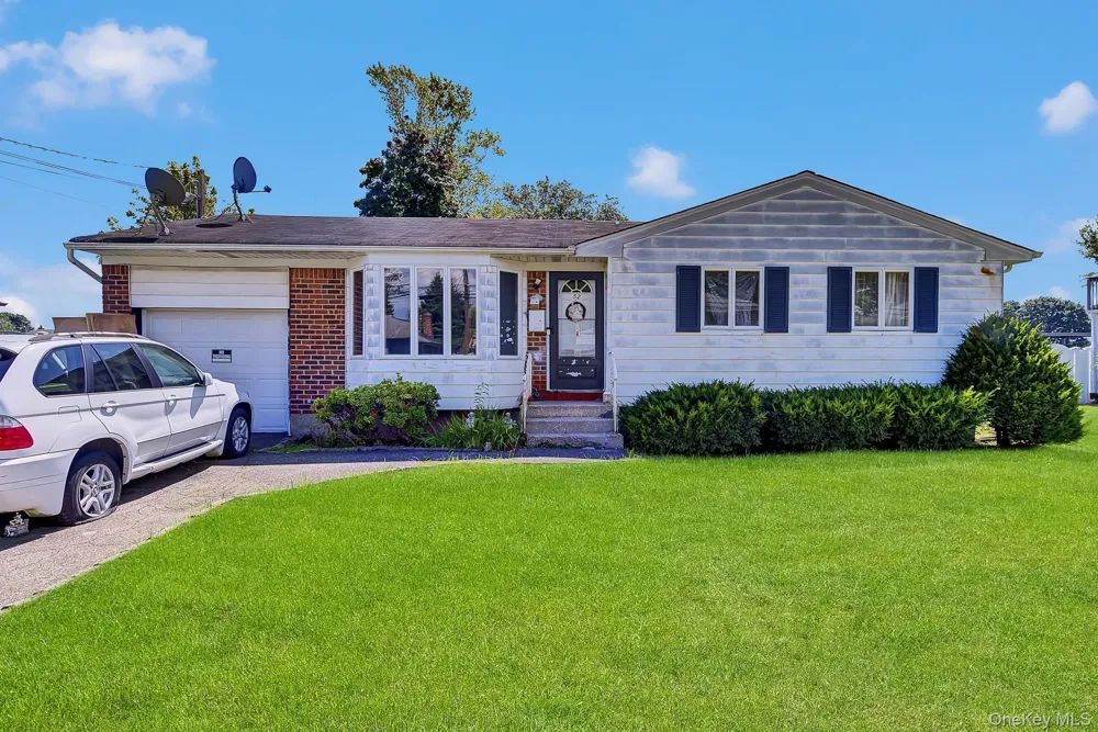 52 Headline Road Deer Park, NY 11729