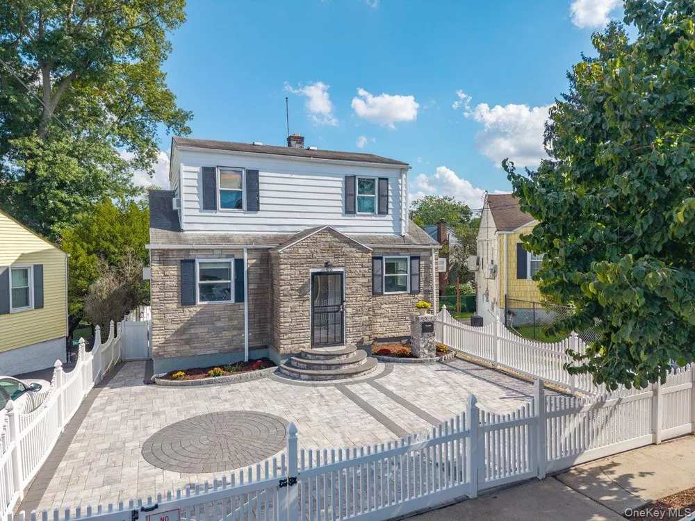 2566 Flint Avenue Bronx, NY 10475