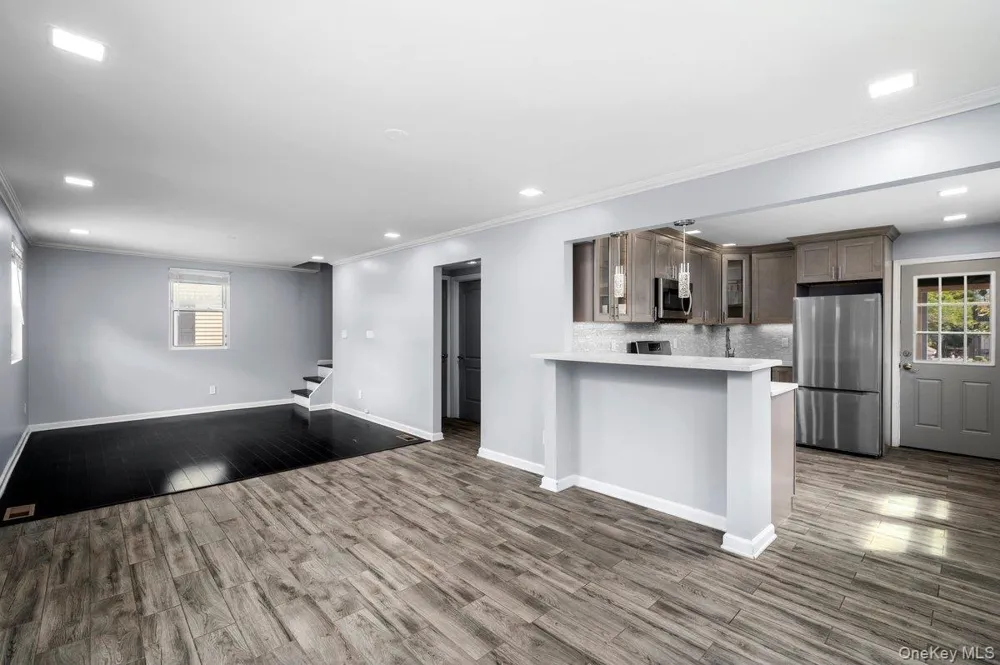 2566 Flint Avenue Bronx, NY 10475
