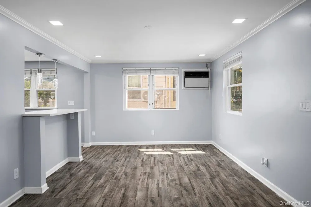 2566 Flint Avenue Bronx, NY 10475