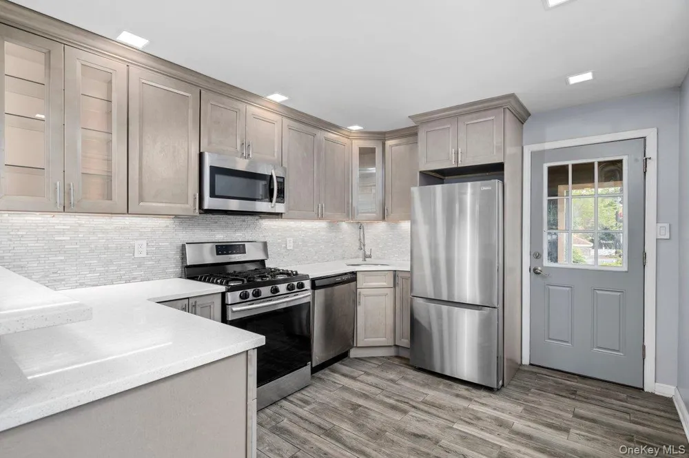 2566 Flint Avenue Bronx, NY 10475