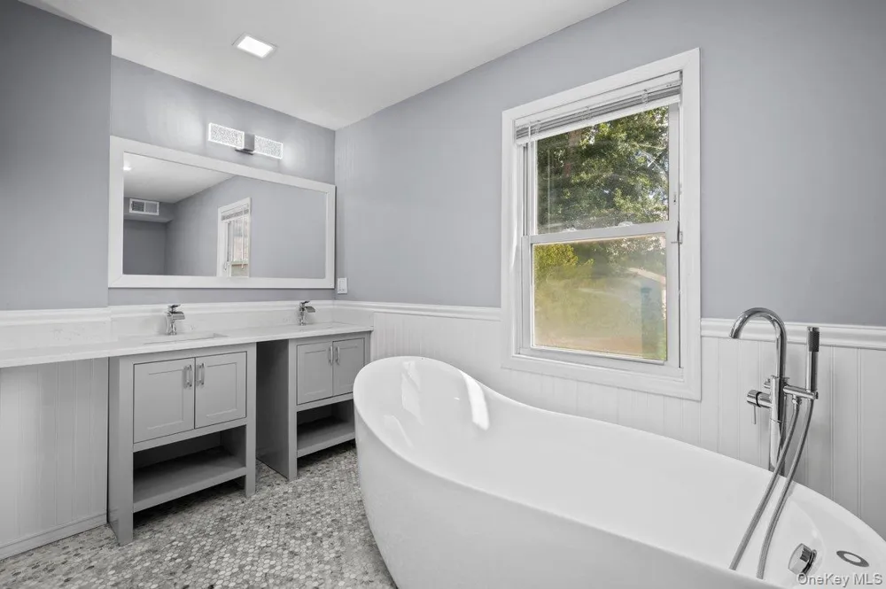 2566 Flint Avenue Bronx, NY 10475