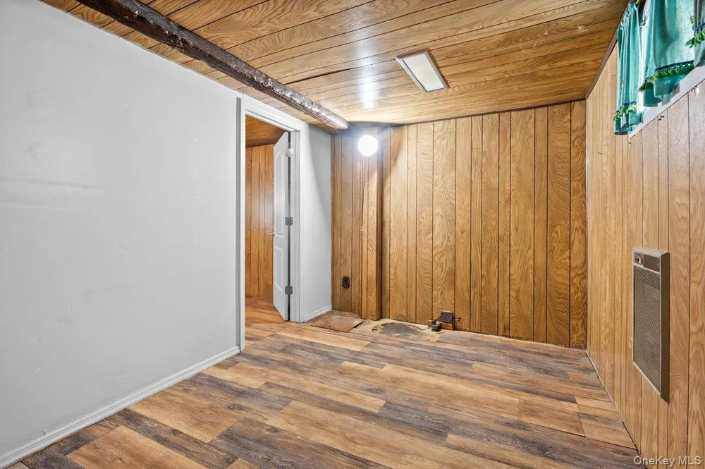 2566 Flint Avenue Bronx, NY 10475