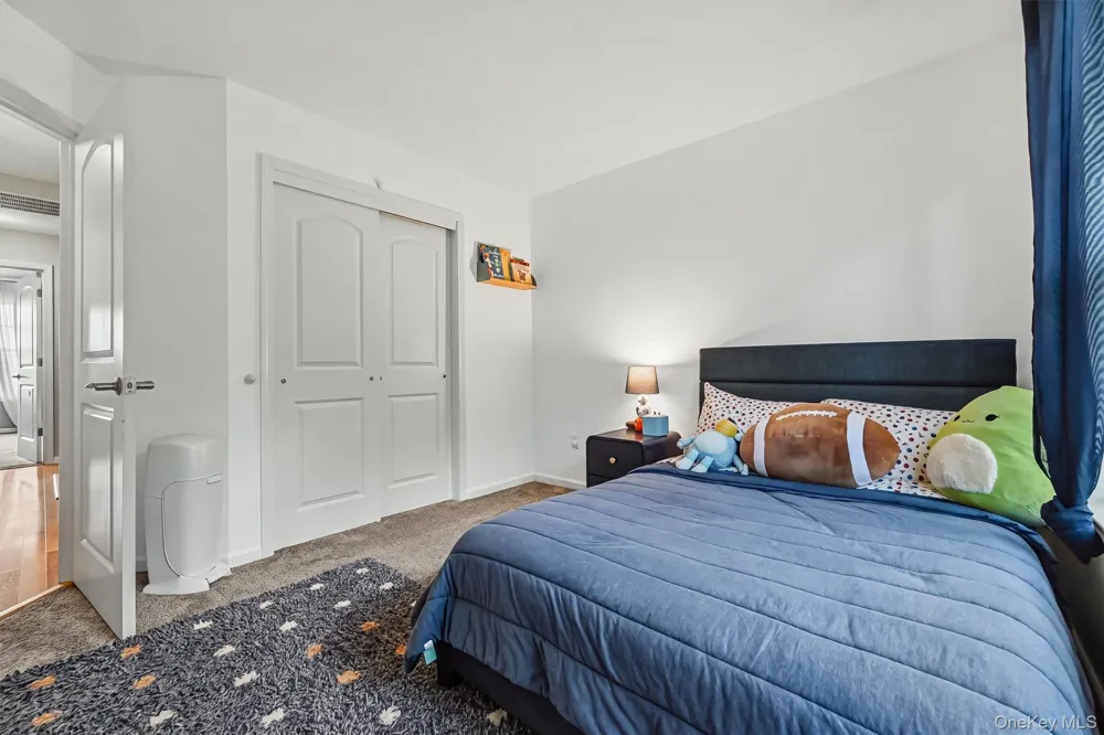806 Hawthorn Way New Windsor, NY 12553