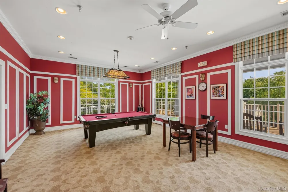 806 Hawthorn Way New Windsor, NY 12553