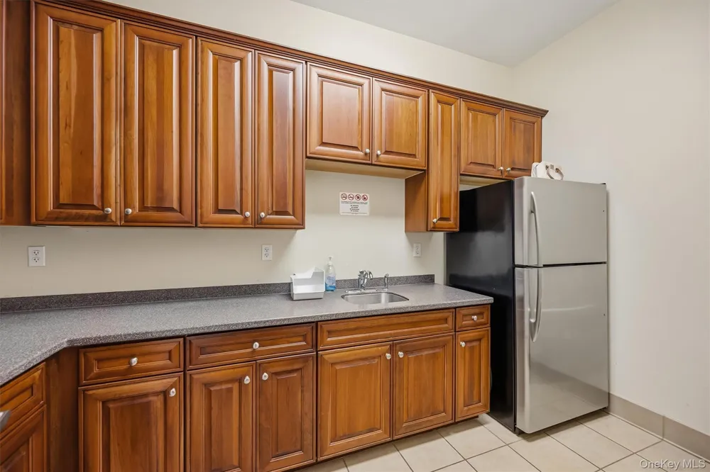 806 Hawthorn Way New Windsor, NY 12553