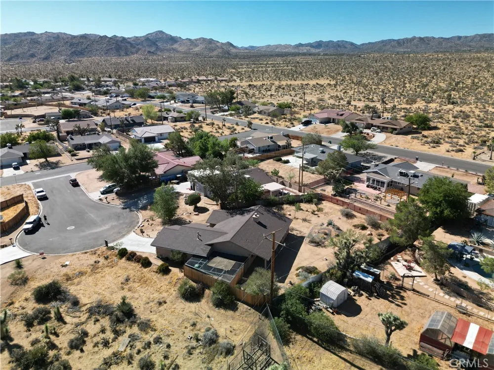 58763 La Mirada Yucca Valley, CA 92284