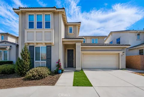 3114 E Yellowstone Drive