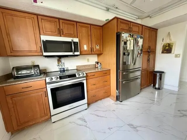 16141 W BLATT BOULEVARD #413 Weston, FL 33326