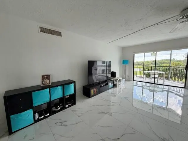 16141 W BLATT BOULEVARD #413 Weston, FL 33326