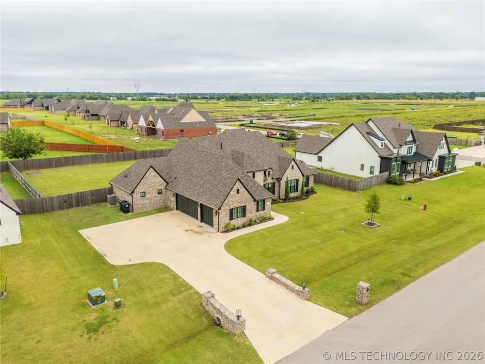 25 W 166th Place S Glenpool, OK 74033