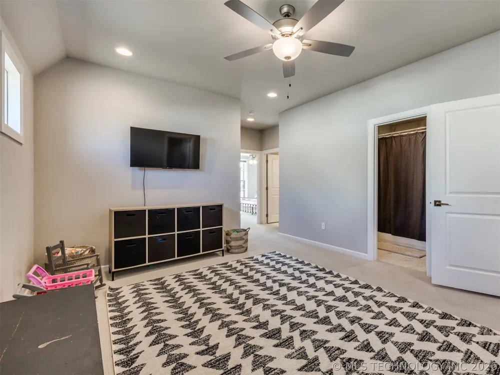 25 W 166th Place S Glenpool, OK 74033