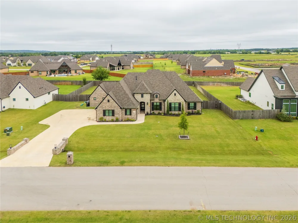 25 W 166th Place S Glenpool, OK 74033