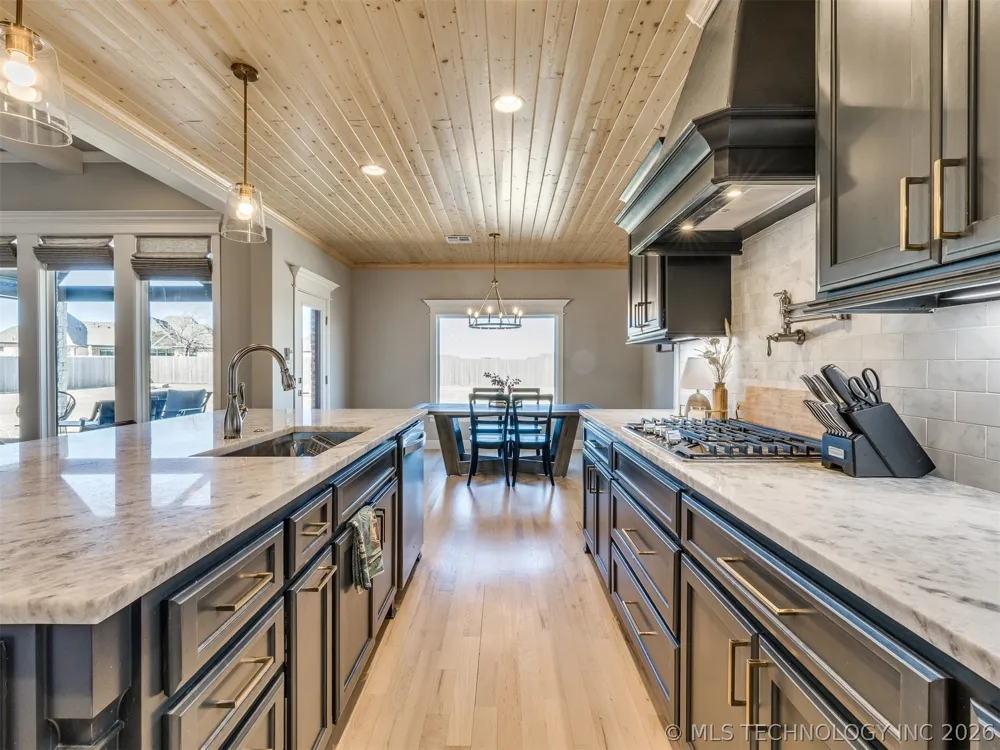 25 W 166th Place S Glenpool, OK 74033