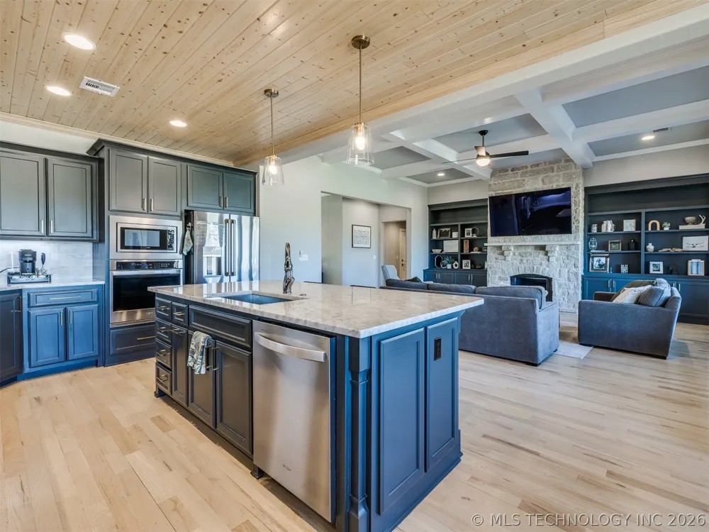 25 W 166th Place S Glenpool, OK 74033