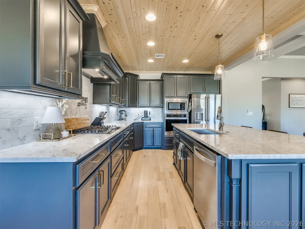 25 W 166th Place S Glenpool, OK 74033