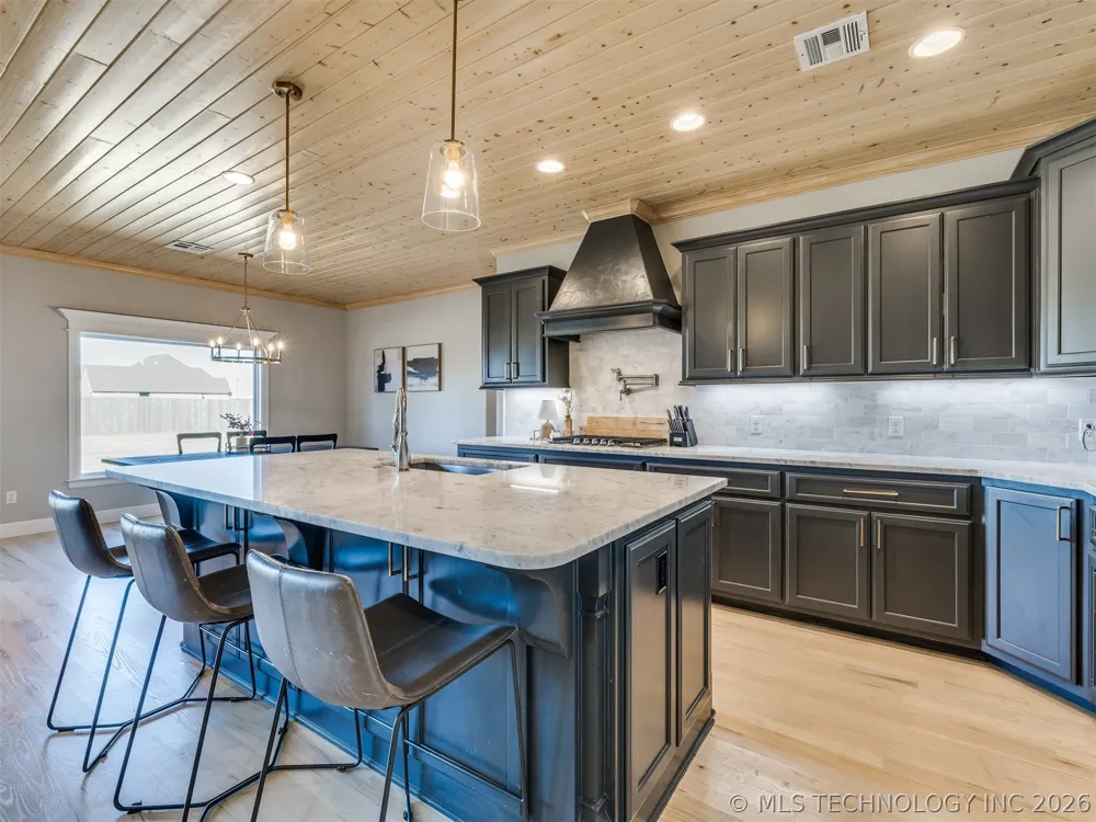 25 W 166th Place S Glenpool, OK 74033