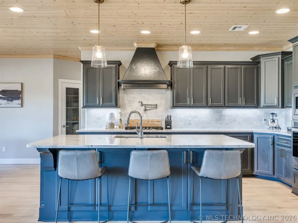 25 W 166th Place S Glenpool, OK 74033