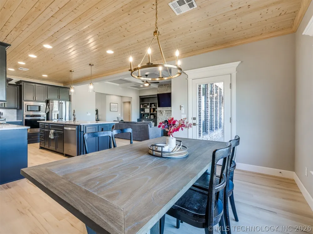 25 W 166th Place S Glenpool, OK 74033