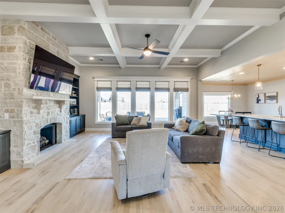 25 W 166th Place S Glenpool, OK 74033