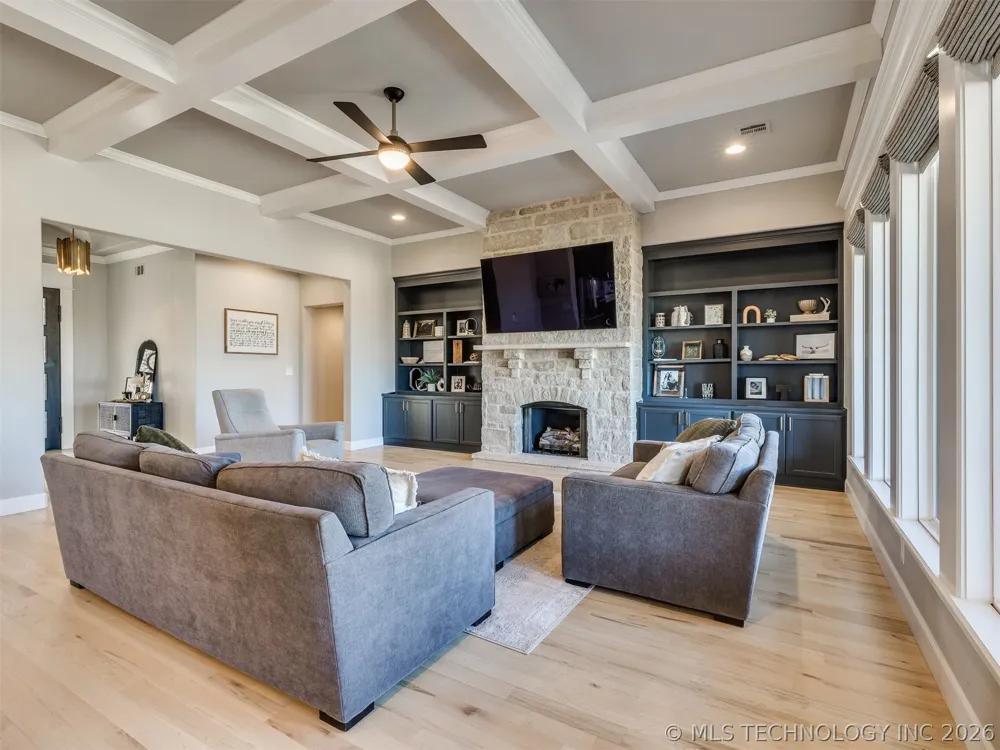 25 W 166th Place S Glenpool, OK 74033
