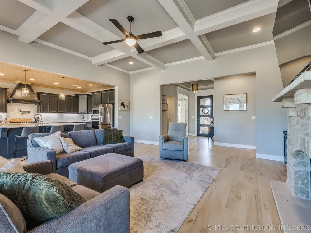 25 W 166th Place S Glenpool, OK 74033
