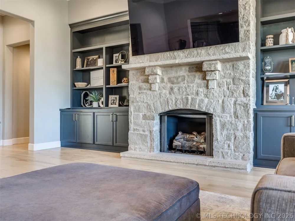 25 W 166th Place S Glenpool, OK 74033