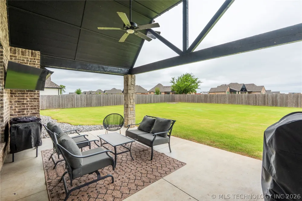 25 W 166th Place S Glenpool, OK 74033