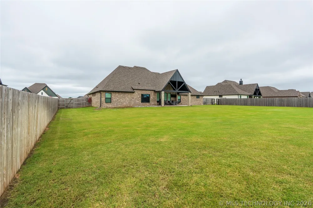 25 W 166th Place S Glenpool, OK 74033