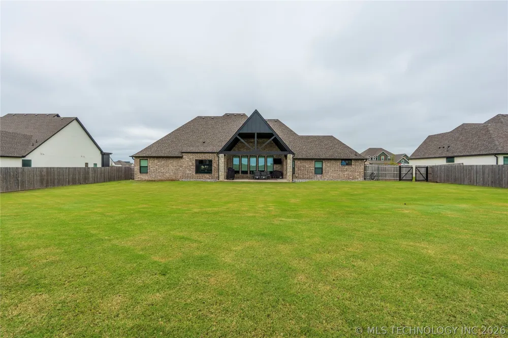 25 W 166th Place S Glenpool, OK 74033