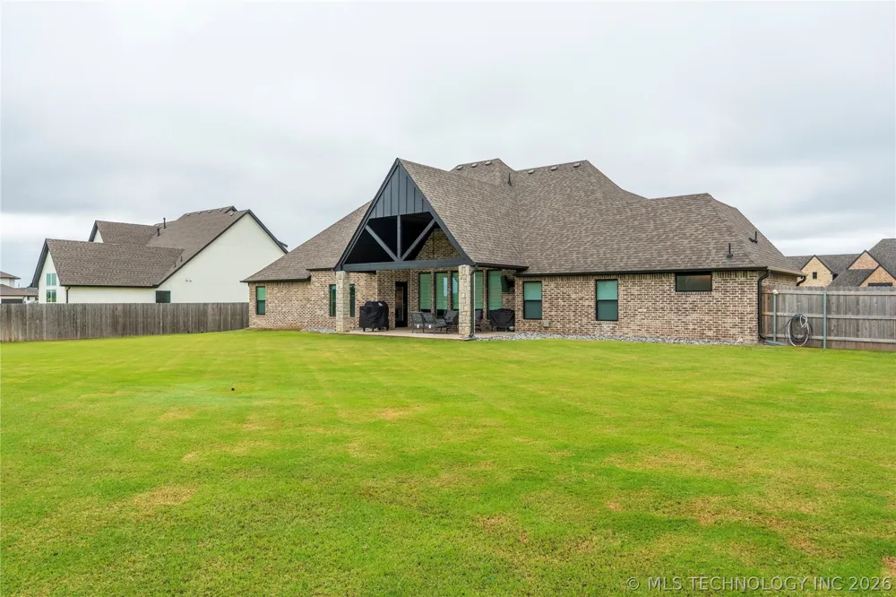 25 W 166th Place S Glenpool, OK 74033