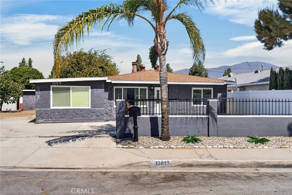 13813 Clearcrest Baldwin Park, CA 91706