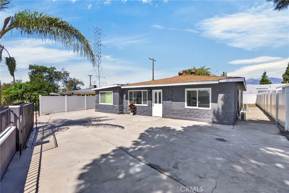 13813 Clearcrest Baldwin Park, CA 91706