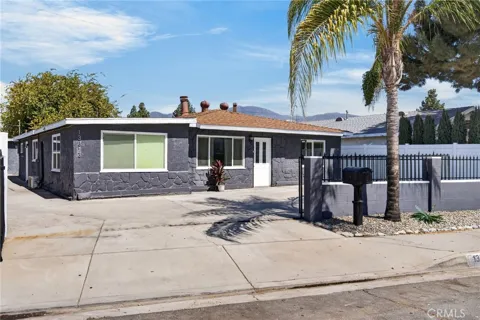 13813 Clearcrest
