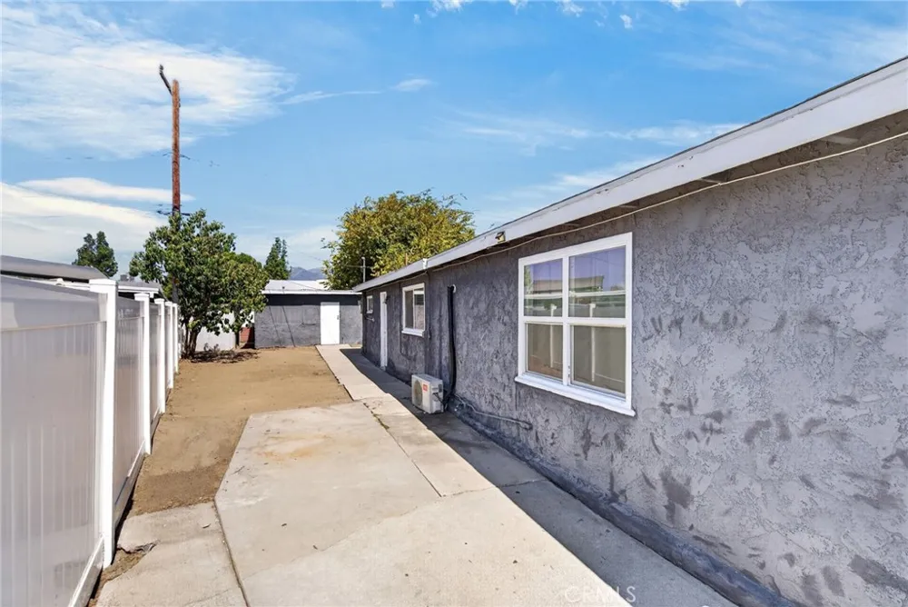 13813 Clearcrest Baldwin Park, CA 91706
