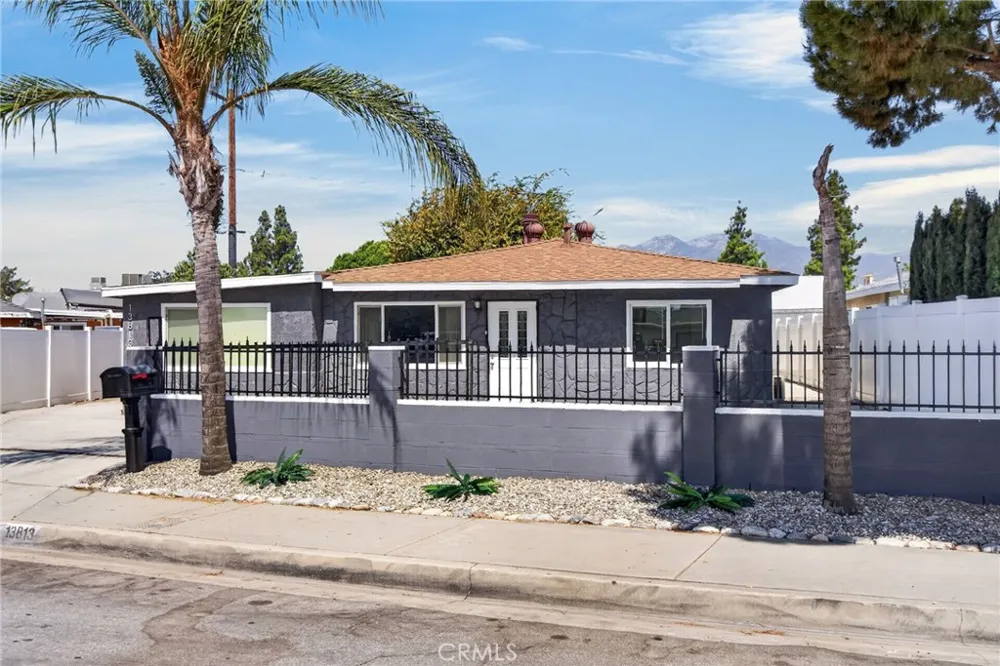 13813 Clearcrest Baldwin Park, CA 91706
