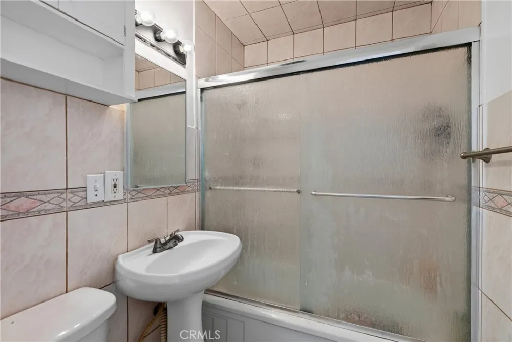 13813 Clearcrest Baldwin Park, CA 91706