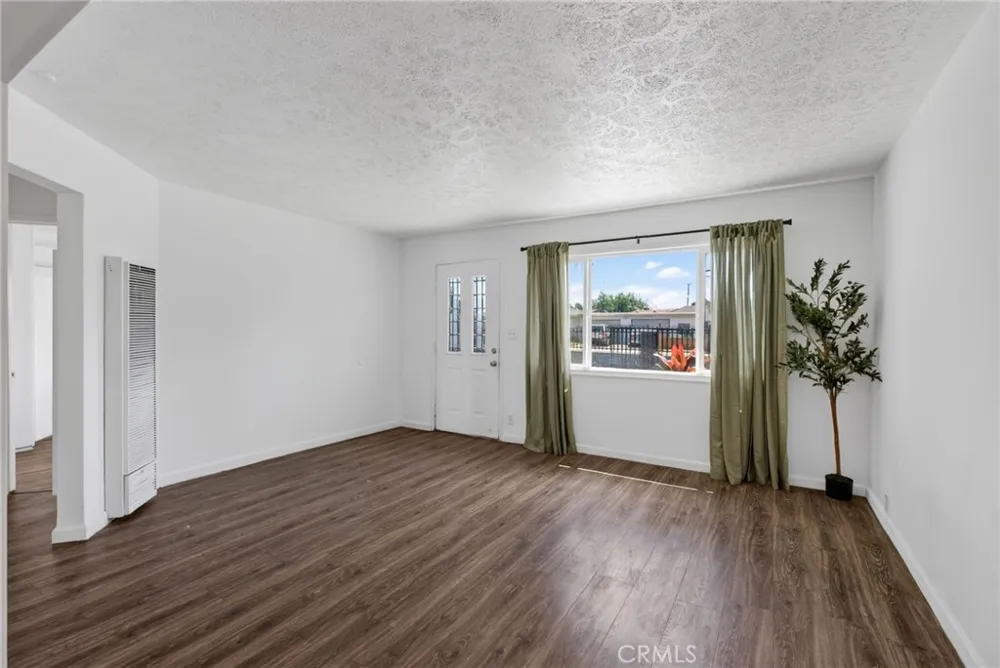 13813 Clearcrest Baldwin Park, CA 91706