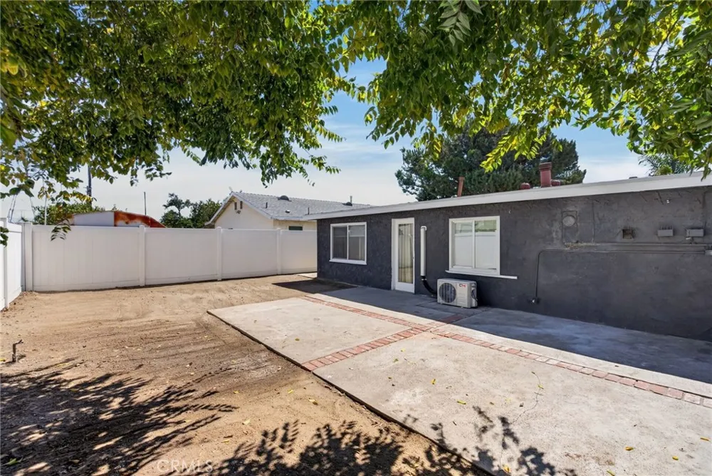 13813 Clearcrest Baldwin Park, CA 91706