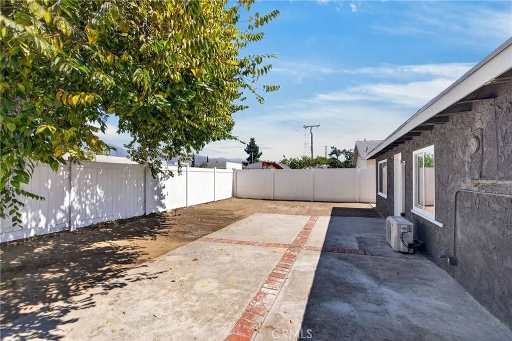 13813 Clearcrest Baldwin Park, CA 91706