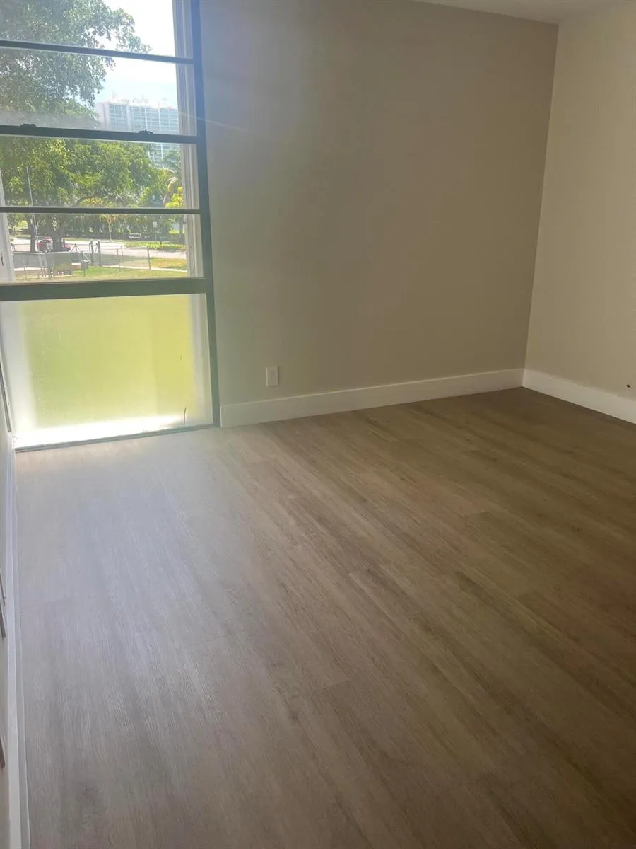 3475 COUNTRY CLUB DRIVE #206 Aventura, FL 33180