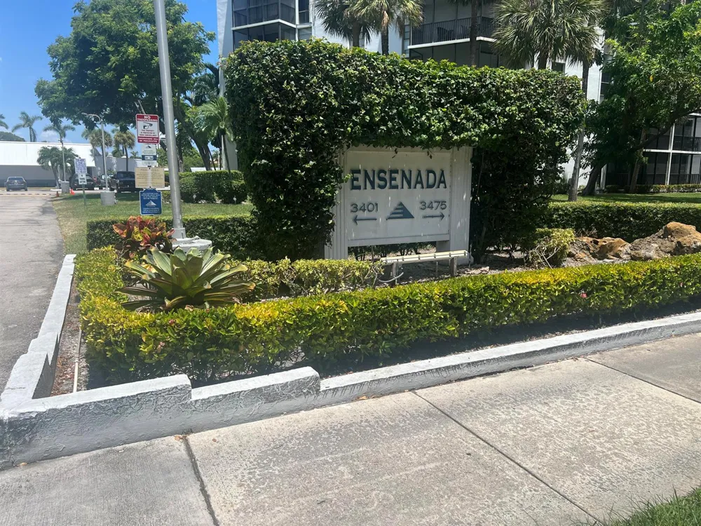 3475 COUNTRY CLUB DRIVE #206 Aventura, FL 33180