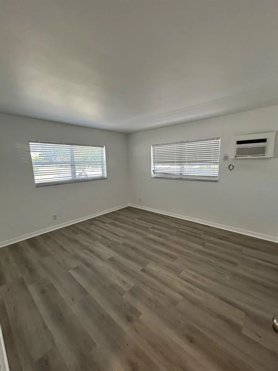 749 SE 15th Street #6 Fort Lauderdale, FL 33316