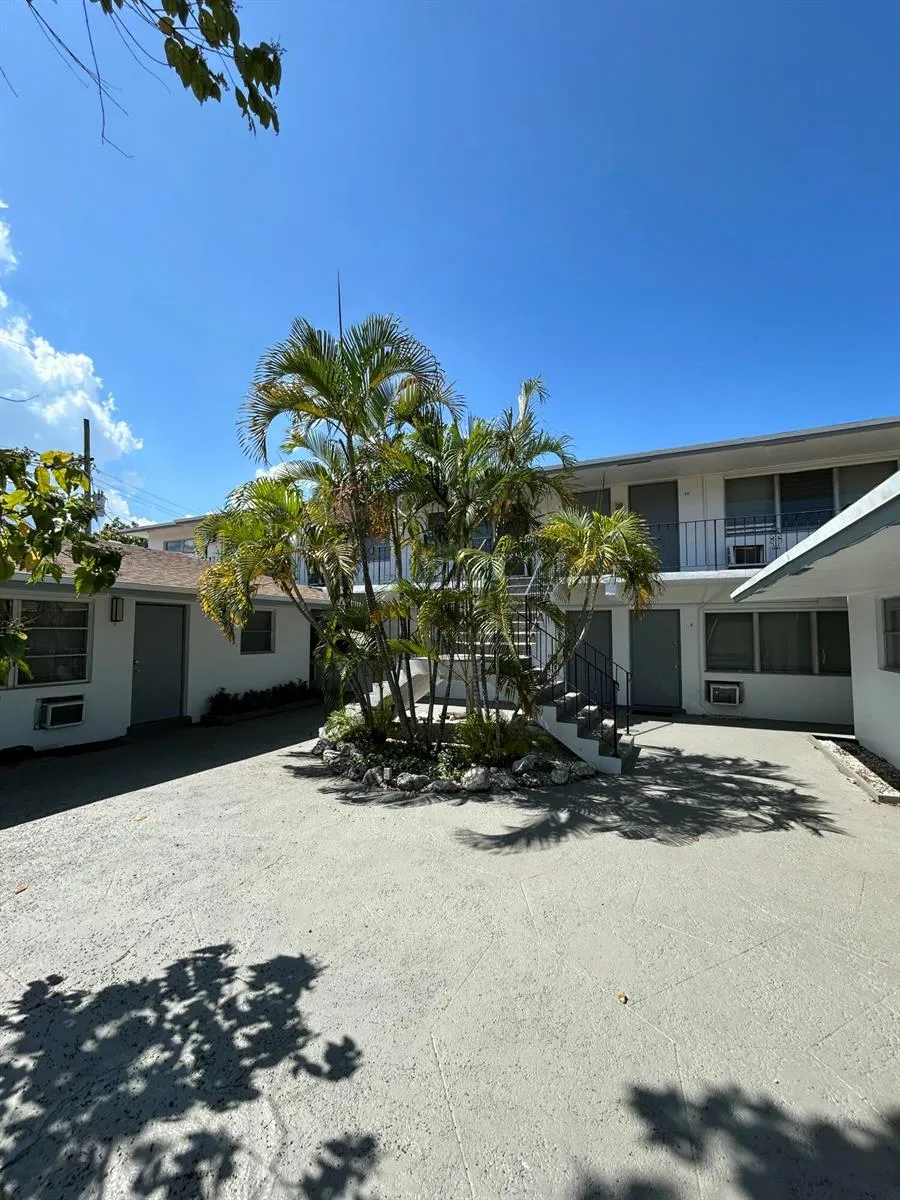 749 SE 15th Street #6 Fort Lauderdale, FL 33316