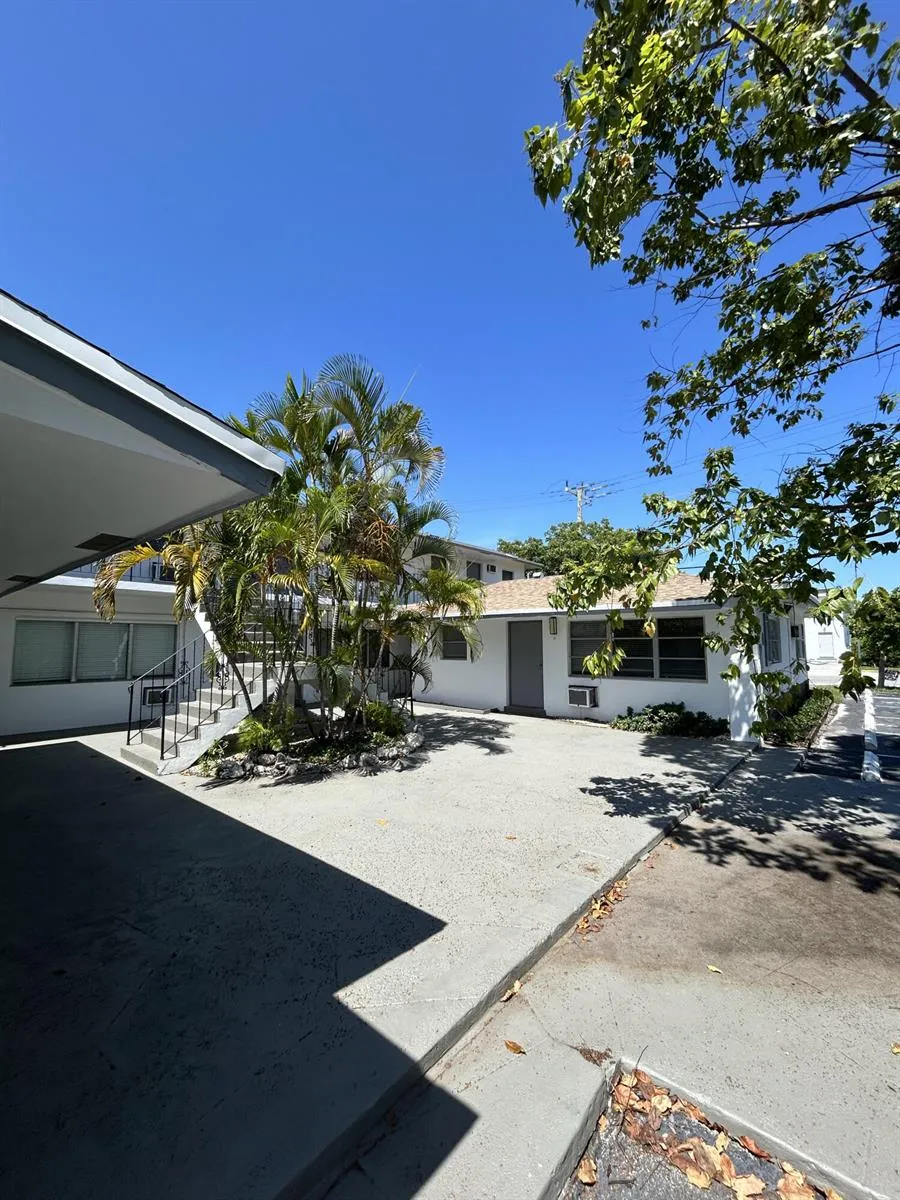 749 SE 15th Street #6 Fort Lauderdale, FL 33316