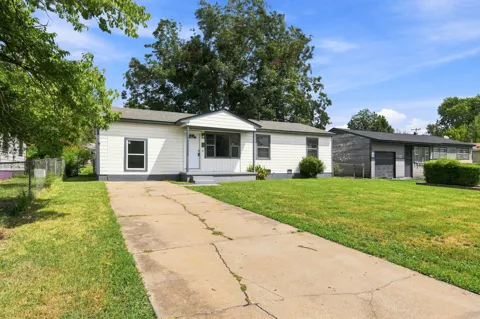 835 E 52nd Street