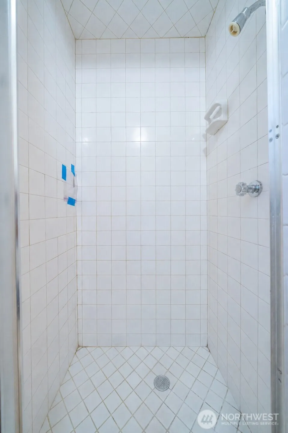 19526 53rd Avenue NE Lake Forest Park, WA 98155
